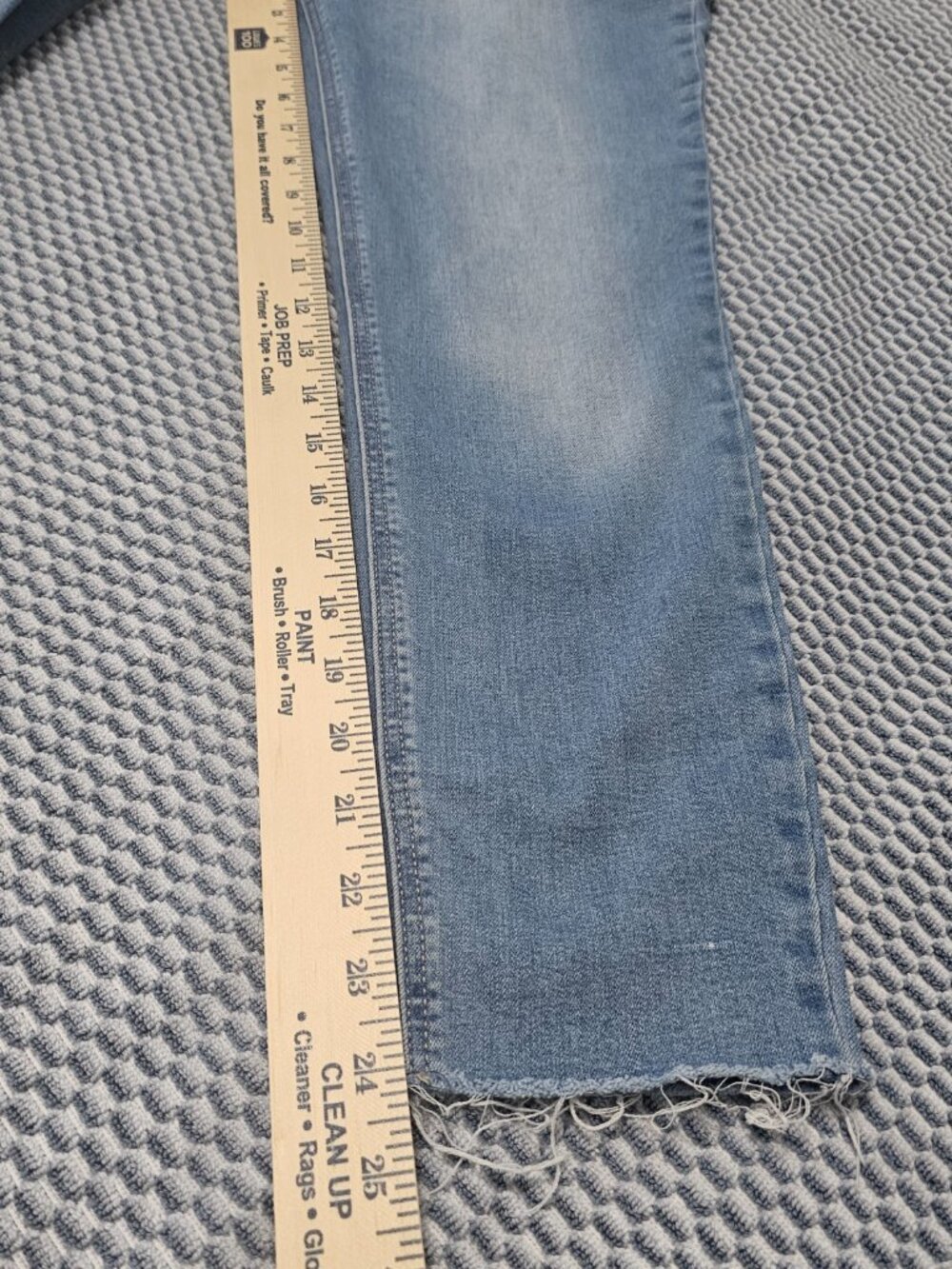 Old Navy Rockstar Super Skinny Jeans Raw Hem Light Wash Distressed Size 8 Petite - Picture 7 of 9